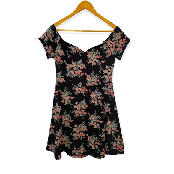 Express Black Foral Sweetheart Neckline Dress​​ - Picture 1 of 4